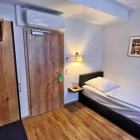 Zu Den Drei Kronen Hotel Seligenstadt