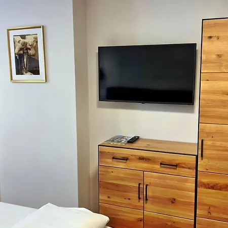 Hotel Zu Den Drei Kronen 3*