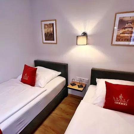 Hotel Zu Den Drei Kronen 3*