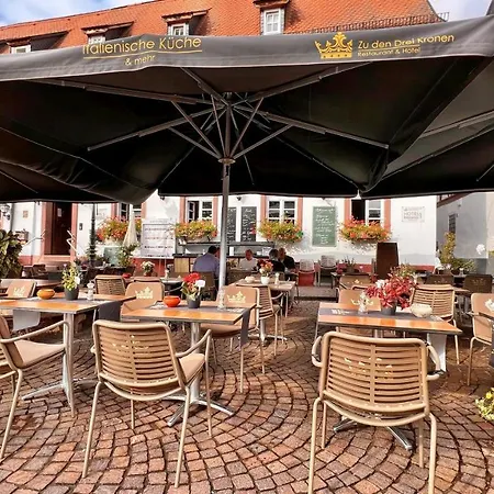 Zu Den Drei Kronen Hotel 3*