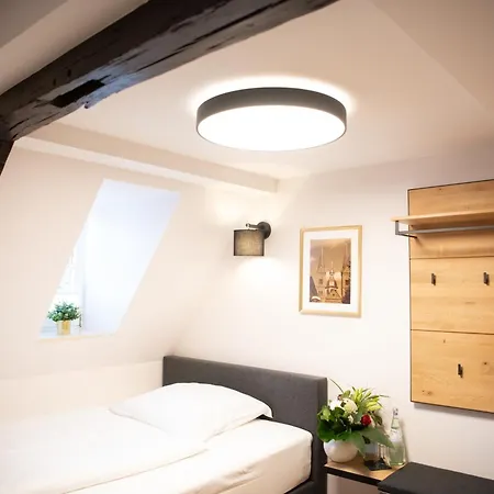 Zu Den Drei Kronen 3*