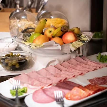 Zu Den Drei Kronen 3*