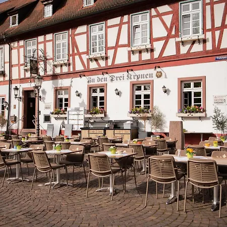 Zu Den Drei Kronen 3*