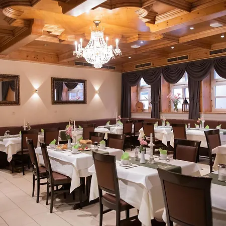 Zu Den Drei Kronen 호텔 셀리겐슈타트