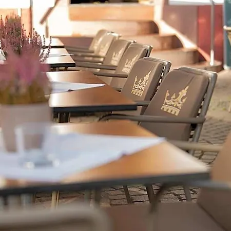 Hotel Zu Den Drei Kronen 3*
