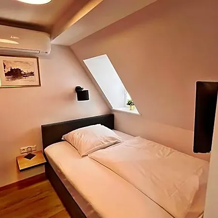 Zu Den Drei Kronen Hotel