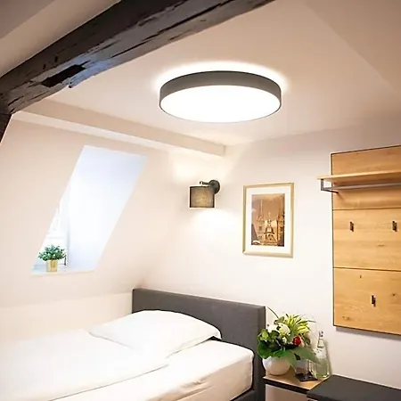 Hotel Zu Den Drei Kronen 3*