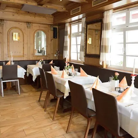 Zu Den Drei Kronen 3*