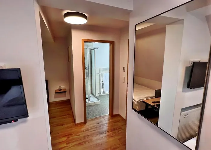 Zu Den Drei Kronen 3*