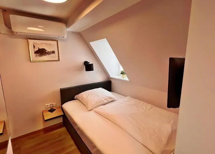 Zu Den Drei Kronen Hotel Seligenstadt