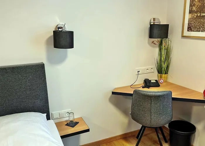 Zu Den Drei Kronen 3*