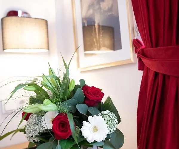 Zu Den Drei Kronen 호텔 3*