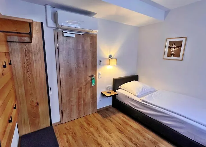 Zu Den Drei Kronen 호텔 셀리겐슈타트