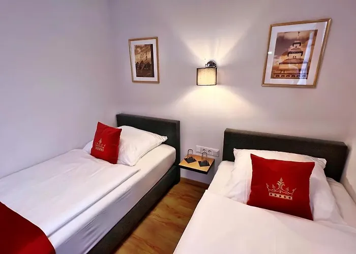 Hotel Zu Den Drei Kronen 3*