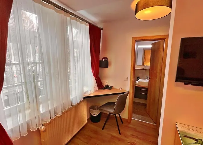 Zu Den Drei Kronen 셀리겐슈타트