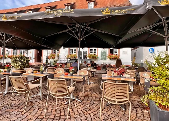 Zu Den Drei Kronen Hotel 3*