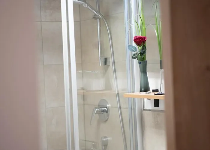 Zu Den Drei Kronen 3* 셀리겐슈타트